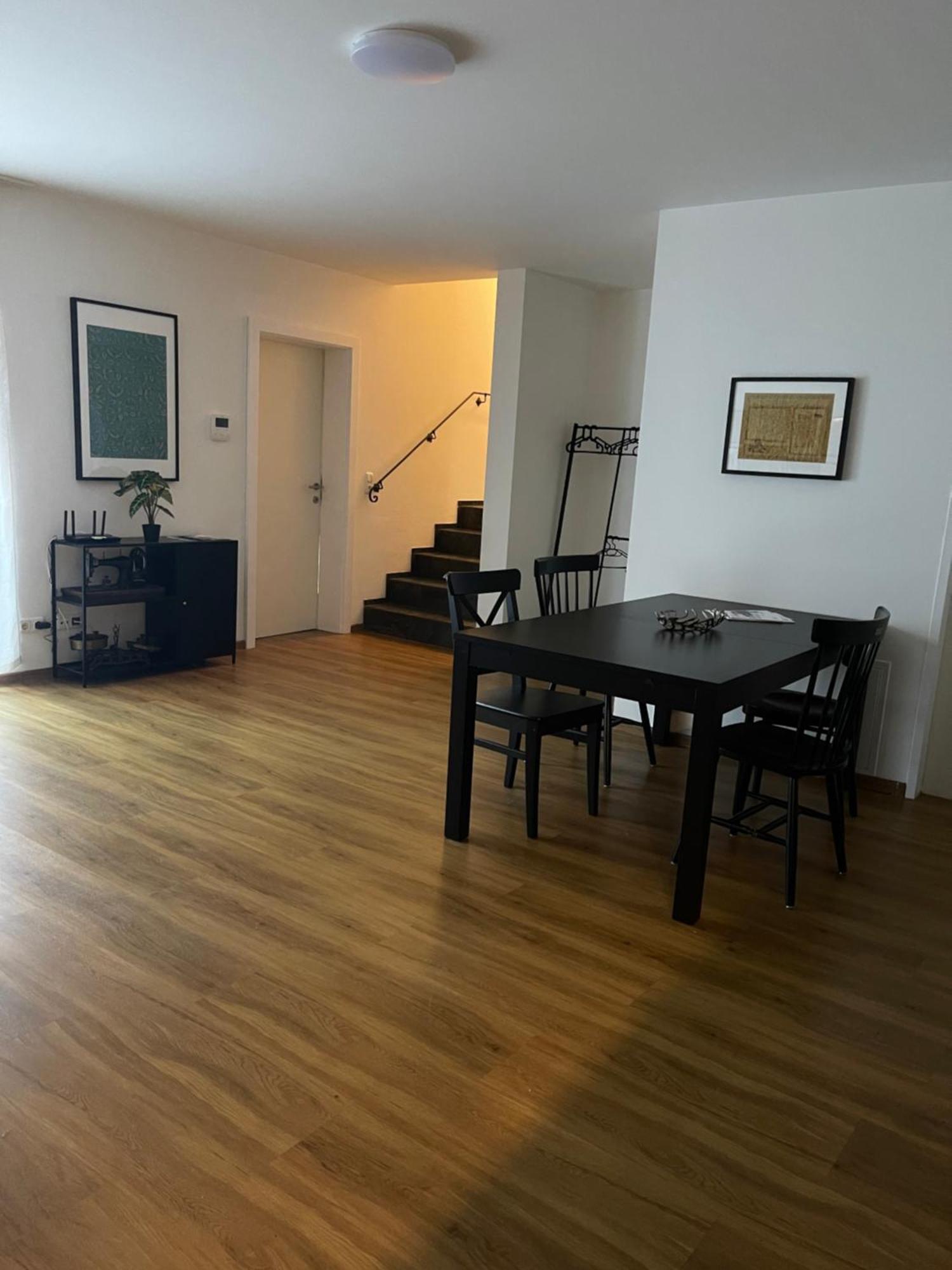 Apartment Hilde Швац Екстериор снимка